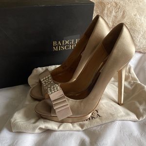Badgley Mischka Owen Satin Pump Size 7
